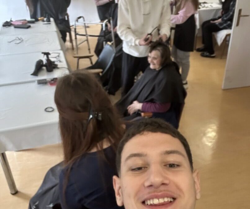 Humanitarni rad frizera: posjet domovima za starije i nemoćne u ožujku